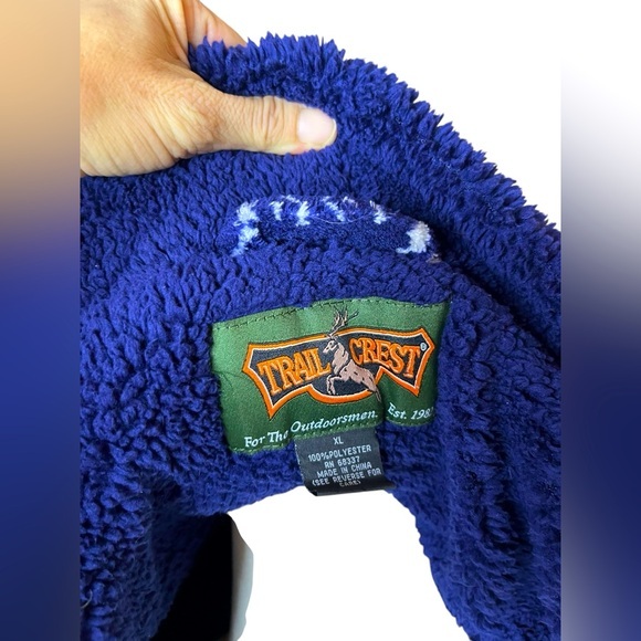 ~ Trail Crest Navy and White 100 % Polyester Snowflake Patterned Jacket S… - Picture 9 of 10